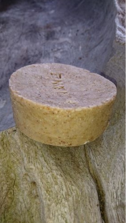 Savon BANANE LUMINEUSE DISTRIBUTION Savon BANANE LUMINEUSE DISTRIBUTION