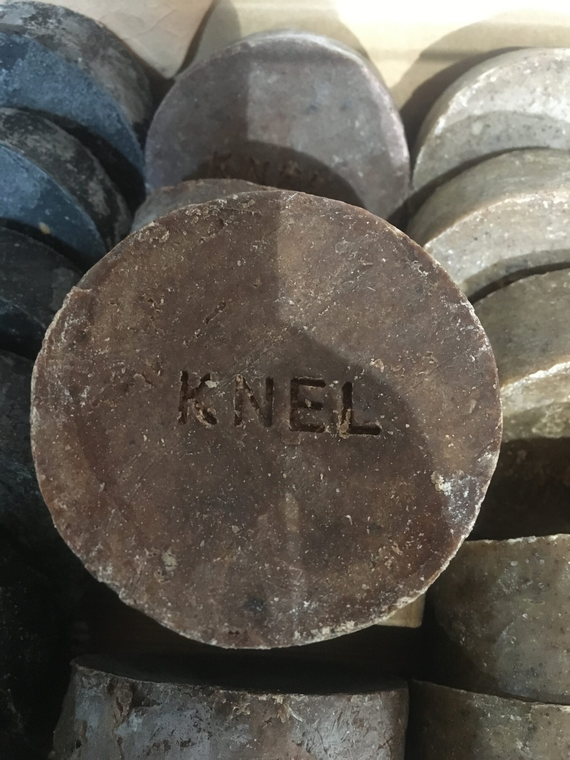 savon-cannelle-knel-lumineusejpg-1.jpg