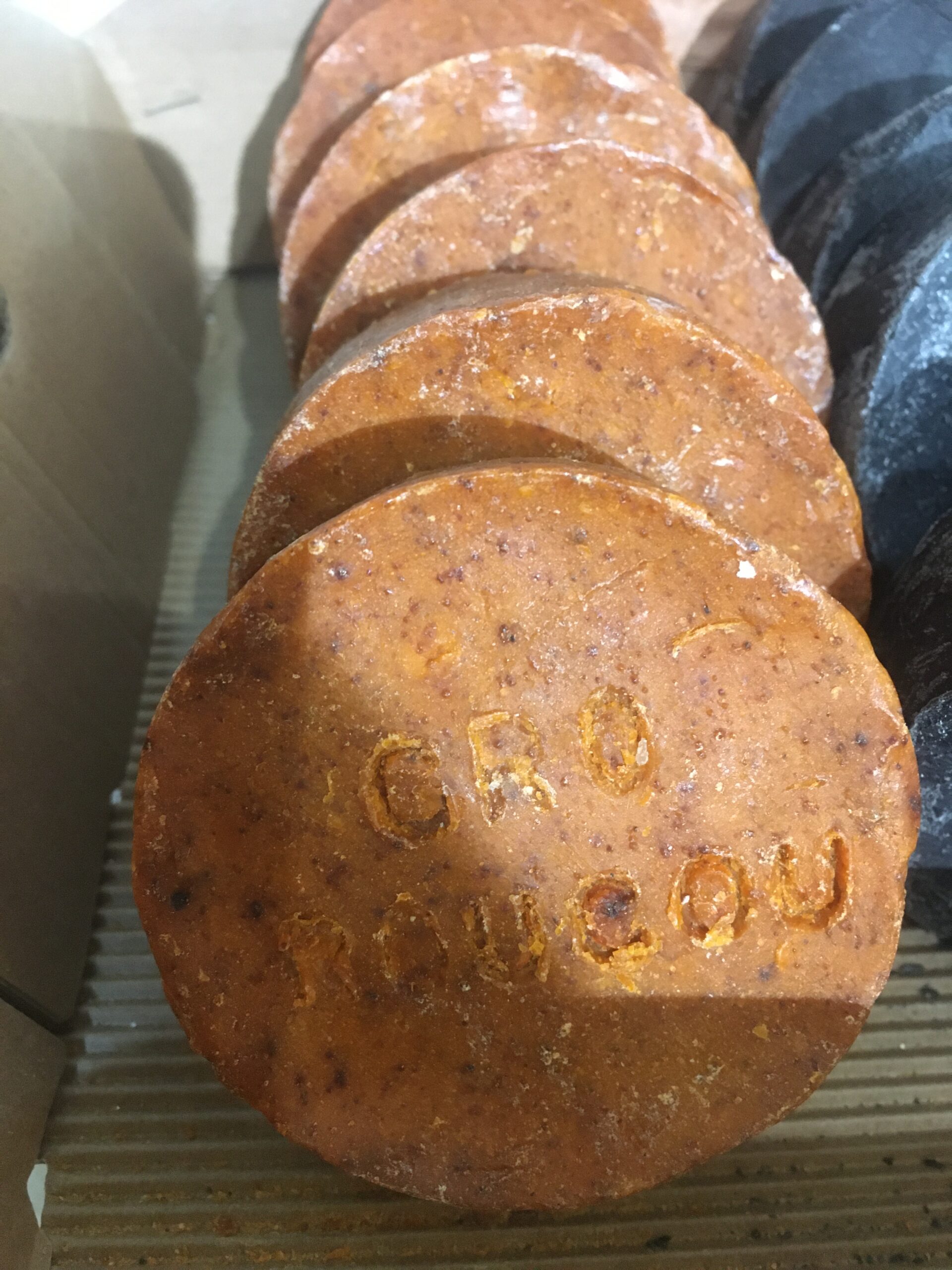 savon-gro-roucoujpg-1.jpg